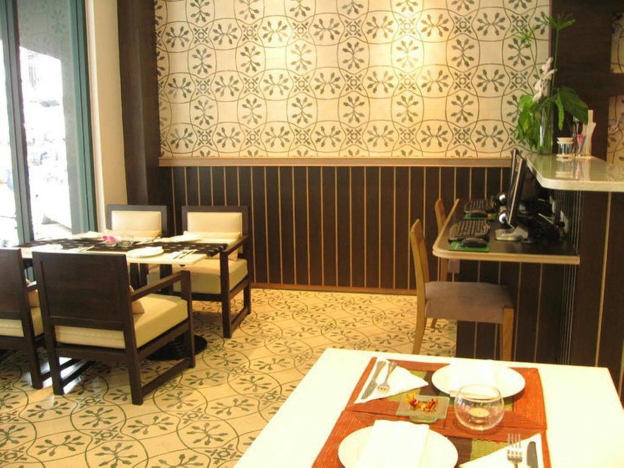 Aphrodite Inn Bangkok Exteriör bild