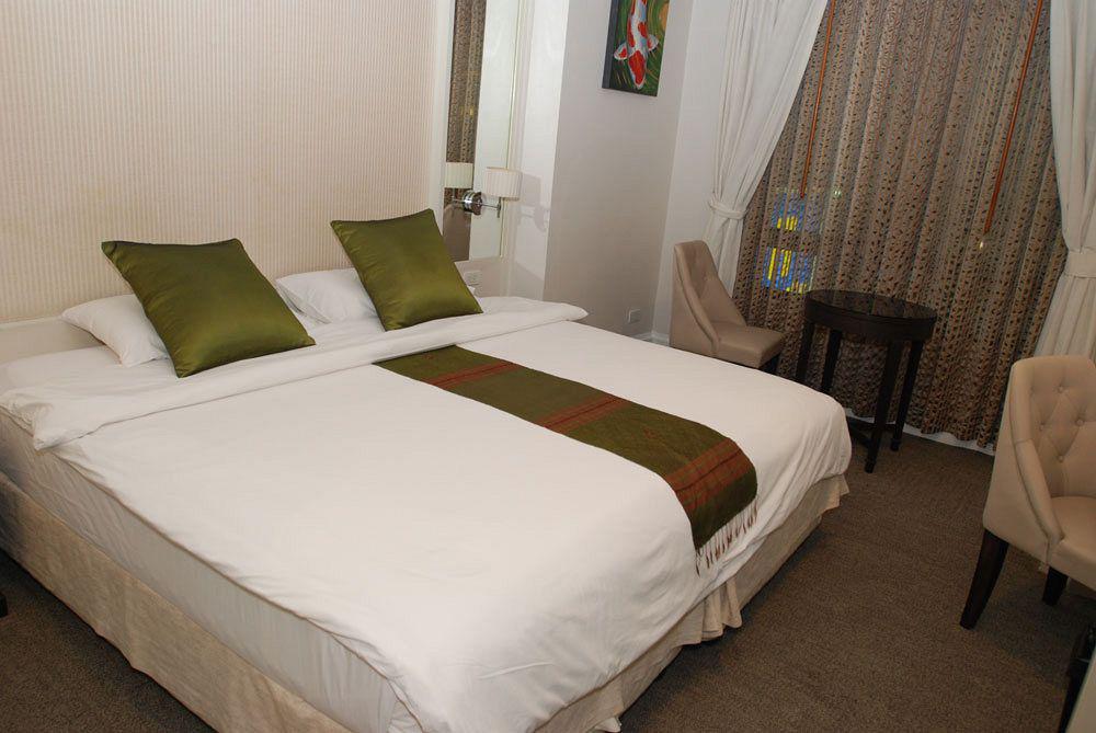 Aphrodite Inn Bangkok Exteriör bild